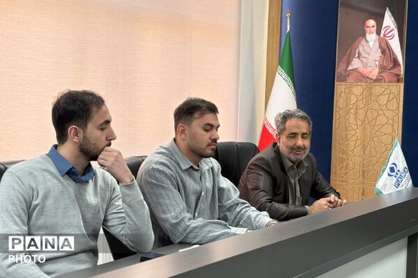 نشست خبری مدیر آموزش‌وپرورش شهرستان اسلامشهر با اصحاب رسانه نوجوان
