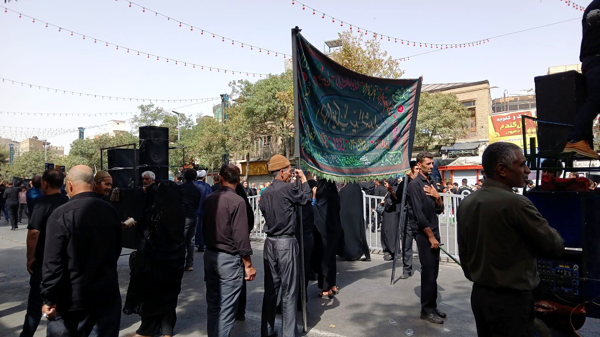 عزاداری زائران حضرت رضا (ع) 