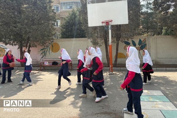 جشن ورزش و شادی در مدرسه 