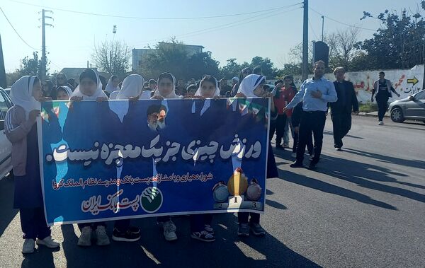 همایش پیاده‌روی در روستای کروا قائمشهر