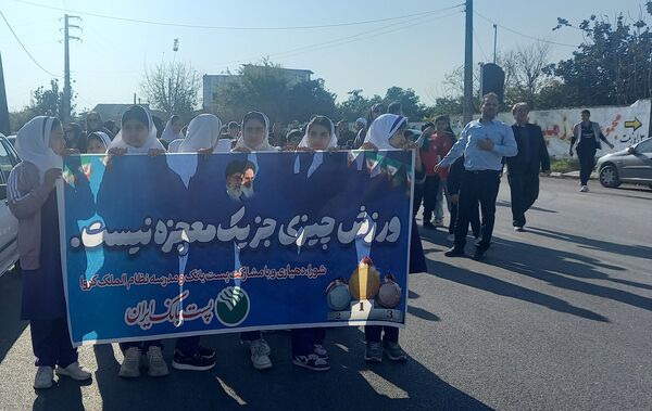 همایش پیاده‌روی در روستای کروا قائمشهر