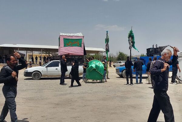 مراسم عزاداری و زنجیرزنی روز عاشورا در روستای جعفرآباد بوانات