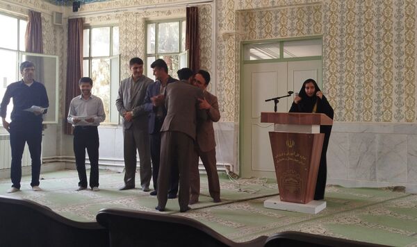 تجلیل از دانش‌آموز خبرنگاران پانا در لردگان