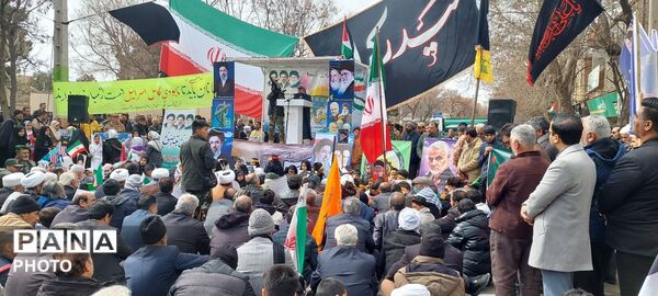 حضور حماسی فرهنگیان، دانش آموزان و مردم ولایت مدار در راهپیمایی روز جهانی قدس 