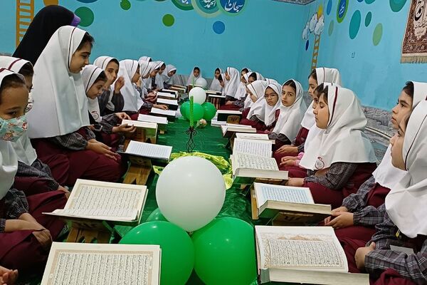 برگزاری محفل انس با قرآن کریم در دبستان ستایش شهریار