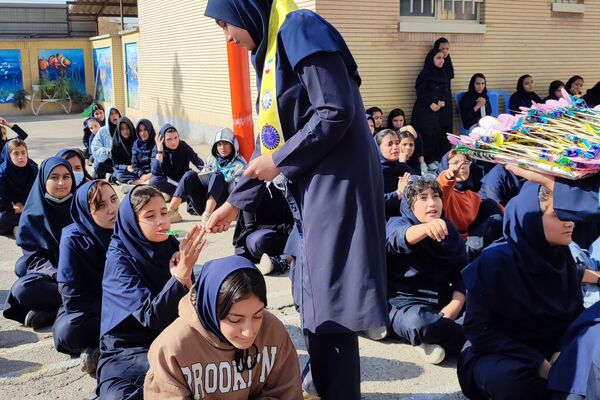 جشن ولادت حضرت زینب (س) و روز پرستار در دبیرستان مهر
