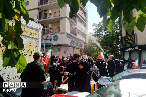  از صباشهر تا مصلای تهران؛ بدرقه‌ای عاشقانه برای رهبر شهید