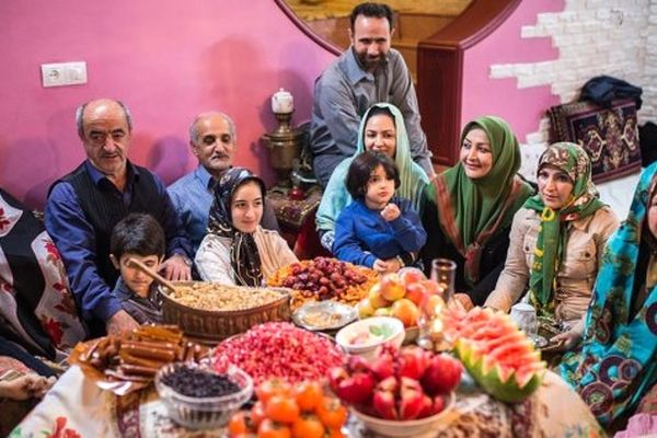 پیوند با خویشاوندان به انسان احساس تعلق و امنیت می‌دهد