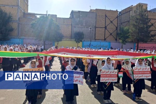  آیین گرامیداشت انقلاب اسلامی در مدارس رباط‌کریم