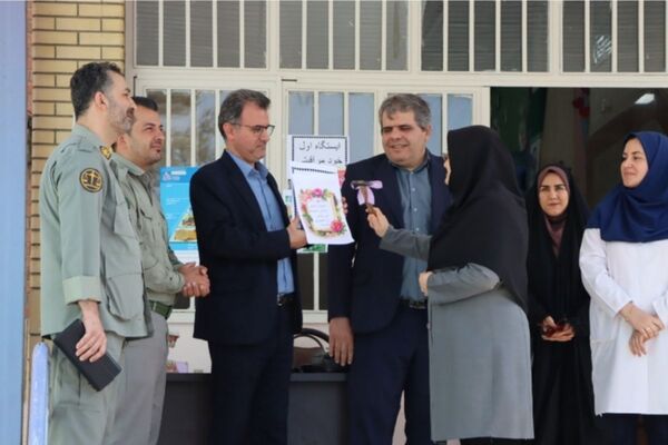 نواخته شدن زنگ سلامت در دبستان دخترانه آیین روشن 
