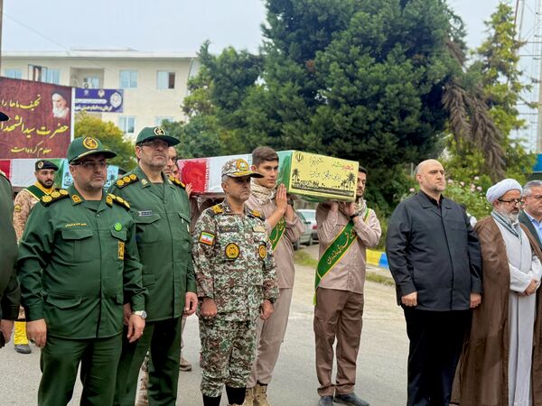  مراسم تشییع ۱۰ شهید گمنام در آمل