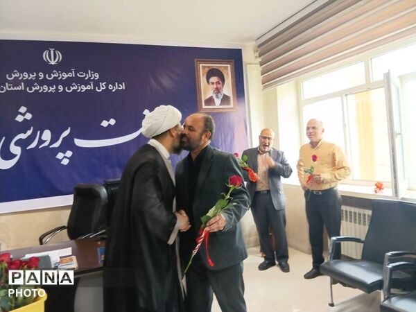 تجلیل از همکاران حوزه پرورشی استان البرز در روز معلم 