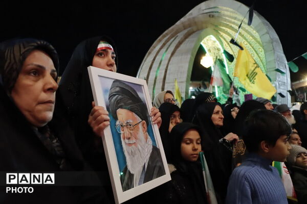 شب اربعین قائد امت اسلام در دانشگاه آزاد اسلامی مشهد