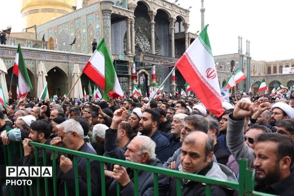 آیین تشییع 12 شهید حملات هوایی در قم