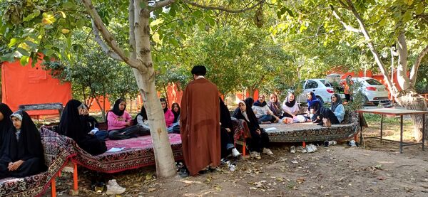 نماز جمعه باشکوه و آیین تجلیل از برگزیدگان رویداد «دختران حاج قاسم» 