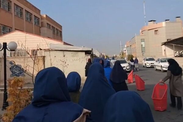  بازدید مدرسه نرگس پردیس از کتابخانه شیخ بهایی