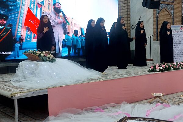 جشن تکلیف دانش‌آموزان دختر منطقه کهریزک 