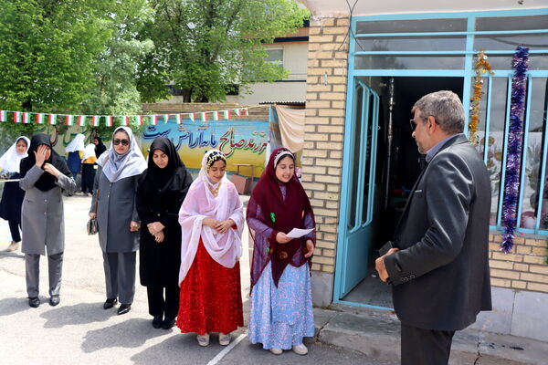 تجلیل از معلمان، سرمایه‌های گران بازار علم