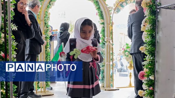 جشن شکوفه‌ها در ملکان؛ استقبال گرم از نوگلان دبستانی