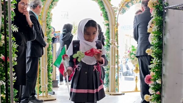 جشن شکوفه‌ها در ملکان؛ استقبال گرم از نوگلان دبستانی