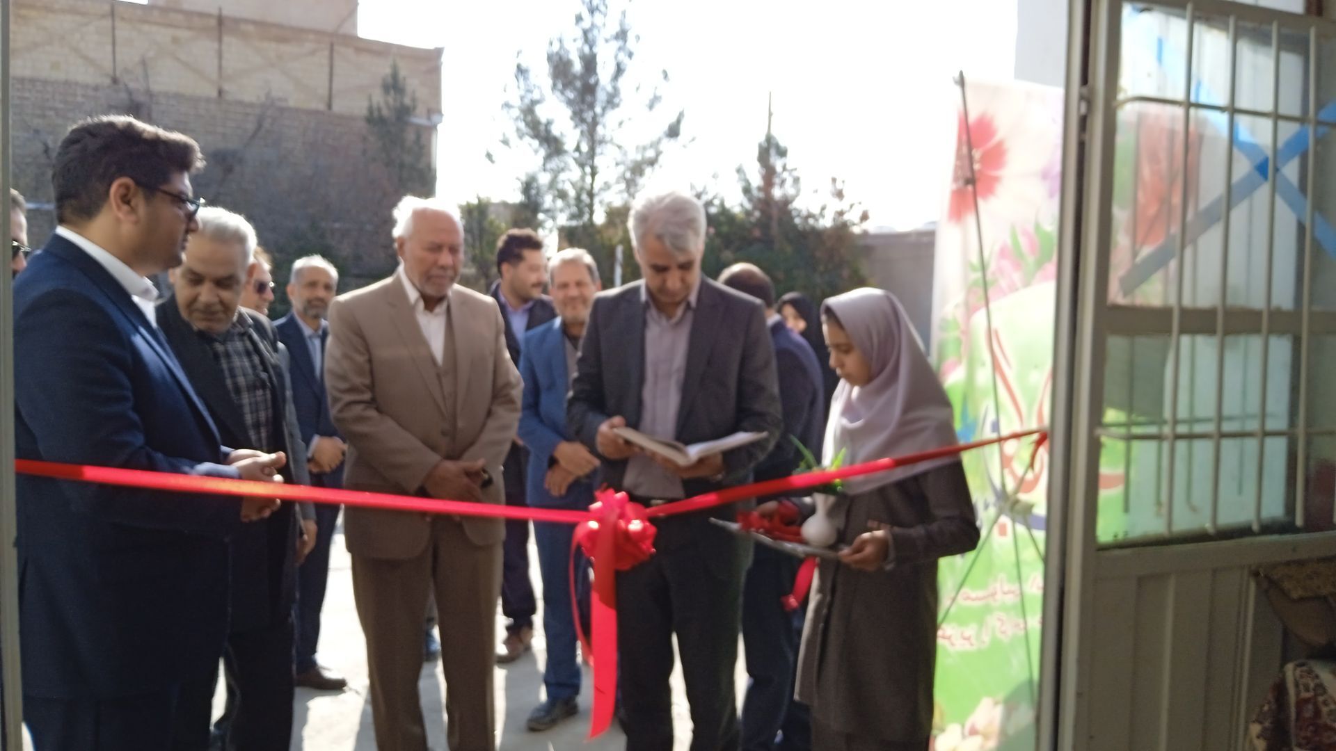 آیین افتتاح پایگاه نهضت سواد آموزی در دبستان شهید نجفی فدافن
