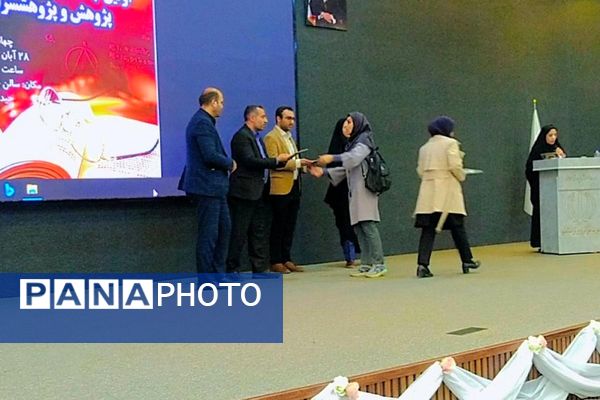  اولین نشست حضوری رابطین پژوهش و پژوهش‌سرا ها در اسلامشهر