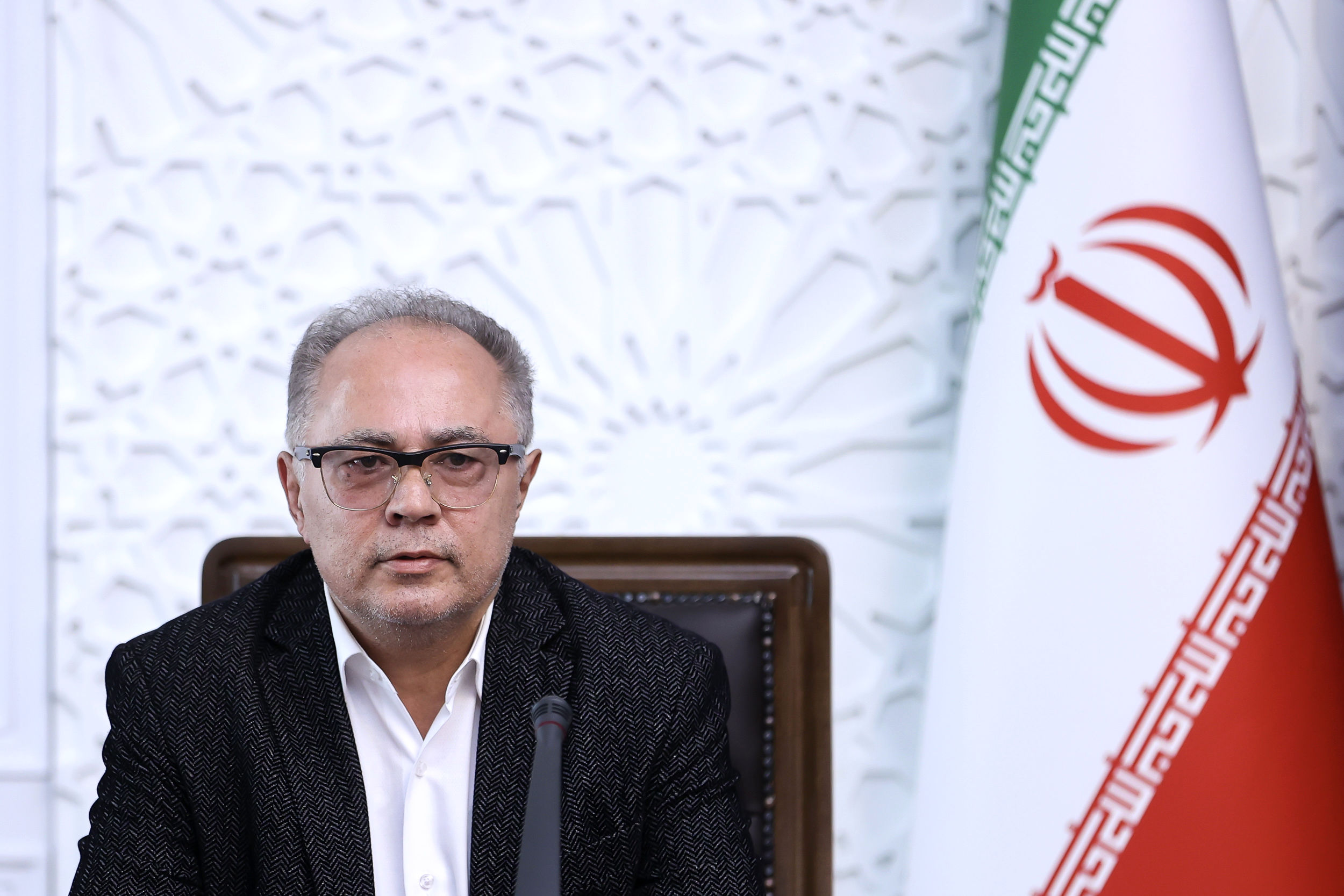 توضیحات دبیری درباره آئین نامه مشاغل حساس