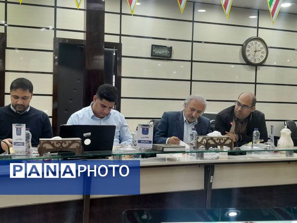 نشست خبری معاون وزیر و رئیس سازمان مدارس و مراکز غیر دولتی و توسعه مشارکت‌های مردمی وزارت آموزش و پرورش در بوشهر