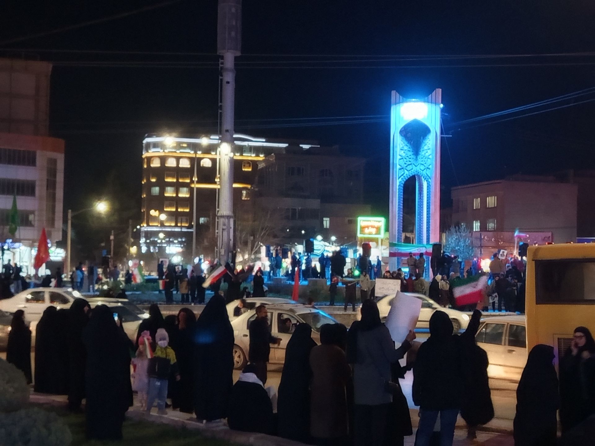 تجمع مردم بصیر نیشابور در شب هفتم شهادت رهبر انقلاب