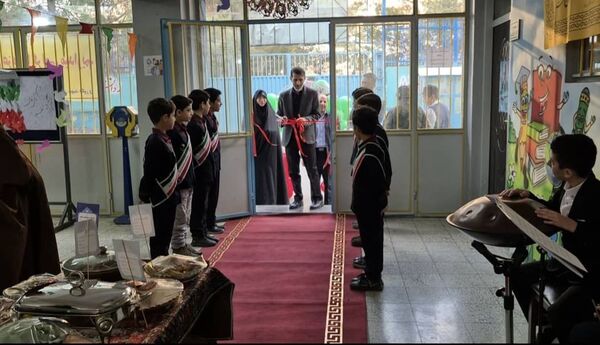 خلاقیت هنری و فرهنگی دبستان شهید فکوری در «هفته ماها»