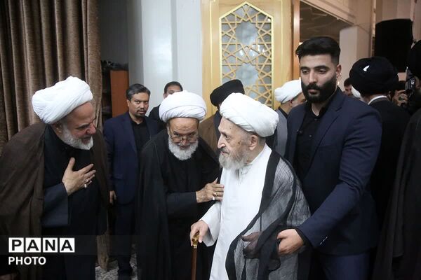 مراسم بزرگداشت قائد شهید امت در حرم حضرت معصومه(س)