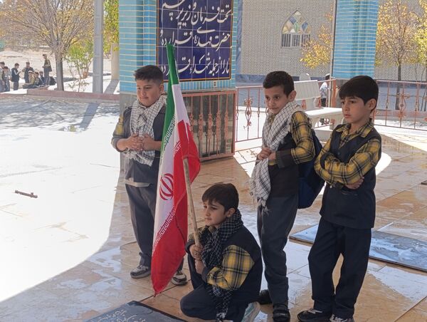 راهپیمایی روز دانش آموز و مبارزه با استکبار جهانی در شهر سفیددشت 