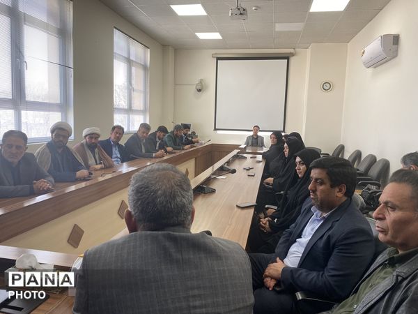 دیدار فرهنگیان با امام جمعه و فرماندار