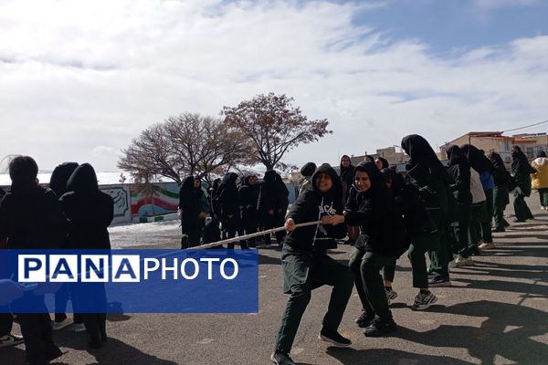 دهه فجر، جشن بصیرت و مقاومت؛ در دبیرستان حضرت معصومه (س) فیروزکوه