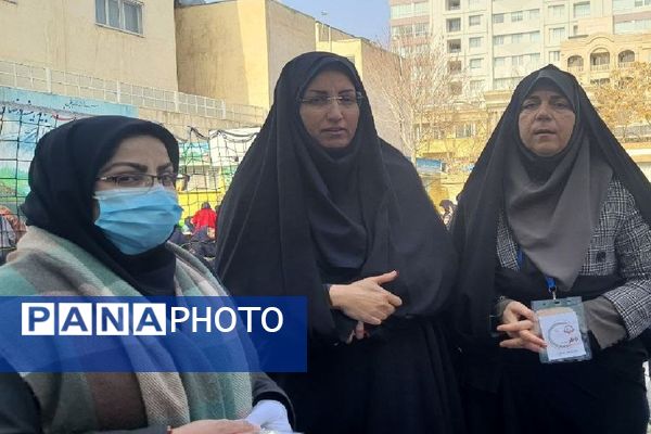 برگزاری بازارچه اقتصادی در دبیرستان شاهد تکتم