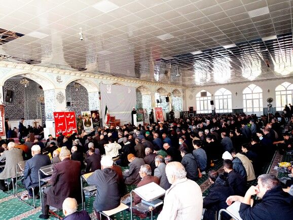 نشست شهردار کاشمر با تشکل های دانش‌آموزی دبیرستان نمونه آیت الله خامنه‌ای کاشمر