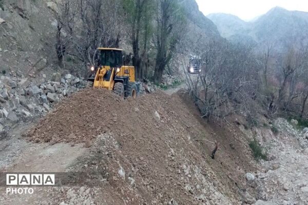 بهسازی جاده مسیر باغات و آبشار به همت شهرداری بار 