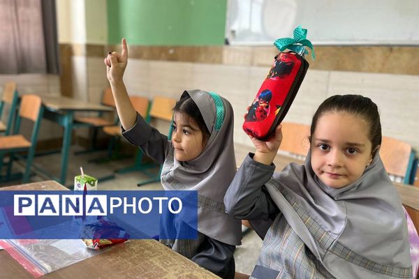 جشن شکوفه‌ها در مدارس بهارستان‌دو؛ آغاز سفری تازه برای کلاس اولی‌ها