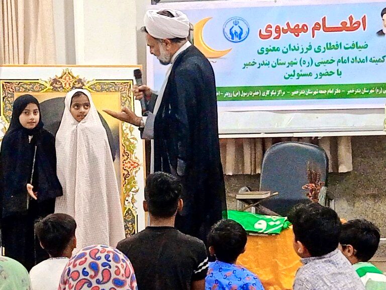 اطعام مهدوی به همت کمیته امداد امام خمینی(ره) در بندرخمیر برگزار شد