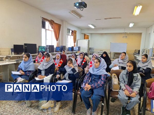  دوره مقدماتی خبرنگاری در پژوهشسرای دانش‌آموزی ناحیه۶ مشهد