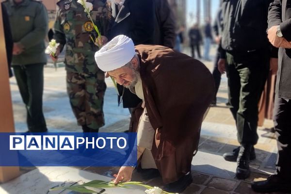 آیین گلباران مزار شهدا با حضور مسئولان شهرستان رباط‌کریم