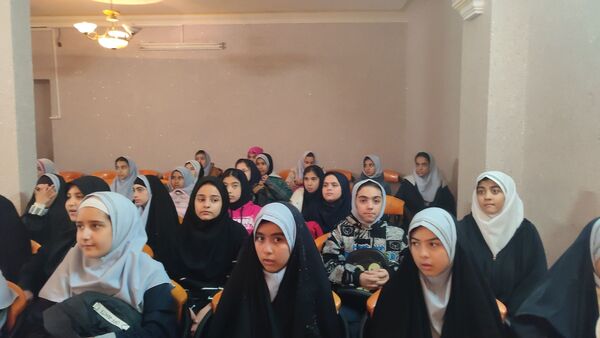 بازدید علمی دانش‌آموزان دبستان شاهد حاج تقی آقا‌بزرگ از پژوهش‌سرای علامه طباطبایی ناحیه یک مشهد