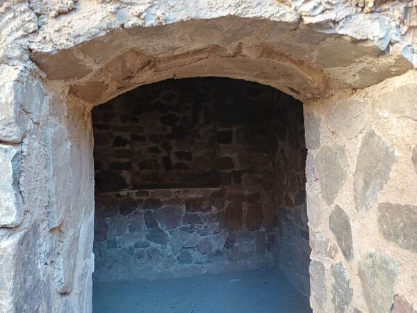 بازدید استاندار و همراهان از کاروانسرای رباط قلی جاجرم