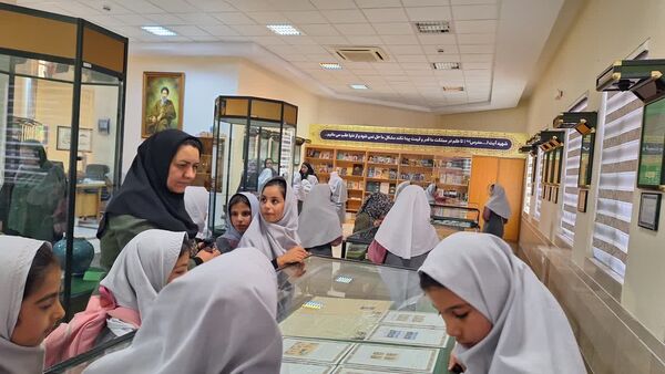 بازدید مدارس شهرستان کاشمر از موزه زیارتگاه شهید آیت الله مدرس (ره)