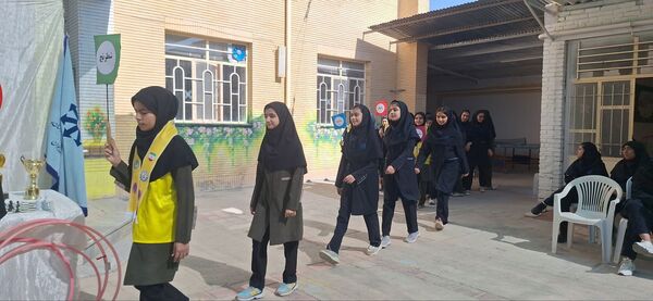 افتتاحیه المپیاد ورزشی در دبیرستان فرزانگان دوره اول 