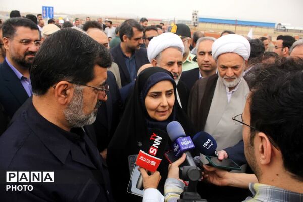 افتتاح ۱۲ کیلومتر از آزادراه کمربندی غربی قم با حضور وزیر راه و شهرسازی