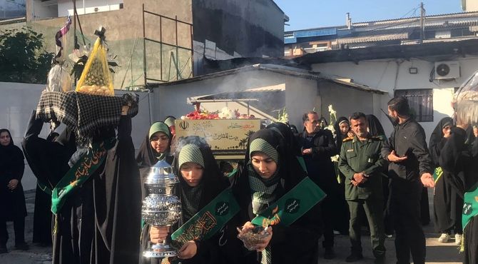 حضور پرشور دانش‌آموزان مدارس محمودآباد در مراسم وداع با شهید گمنام