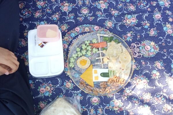 برگزاری اردوی درون‌مدرسه‌ای با محوریت صبحانه سالم در آموزشگاه هیأت امنایی فرزانگان ملارد