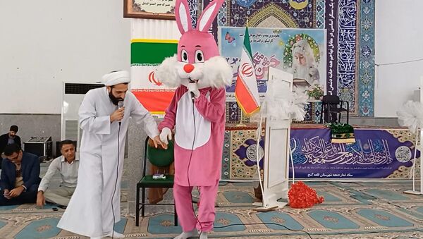 جشن تکلیف ۵۰۰ دانش‌آموز دختر شهرستان قلعه گنج