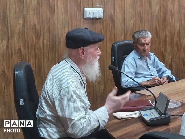 جلسات هفتگی پیشکسوتان فرهنگی در دبیرستان خیام